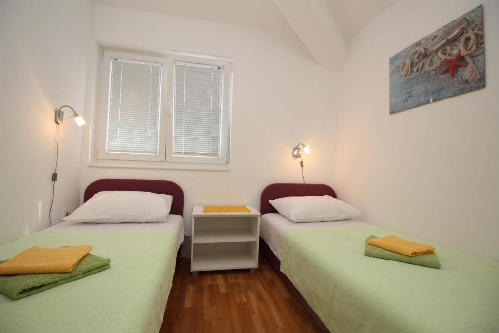 Apartmani Zec ชิโล ภายนอก รูปภาพ