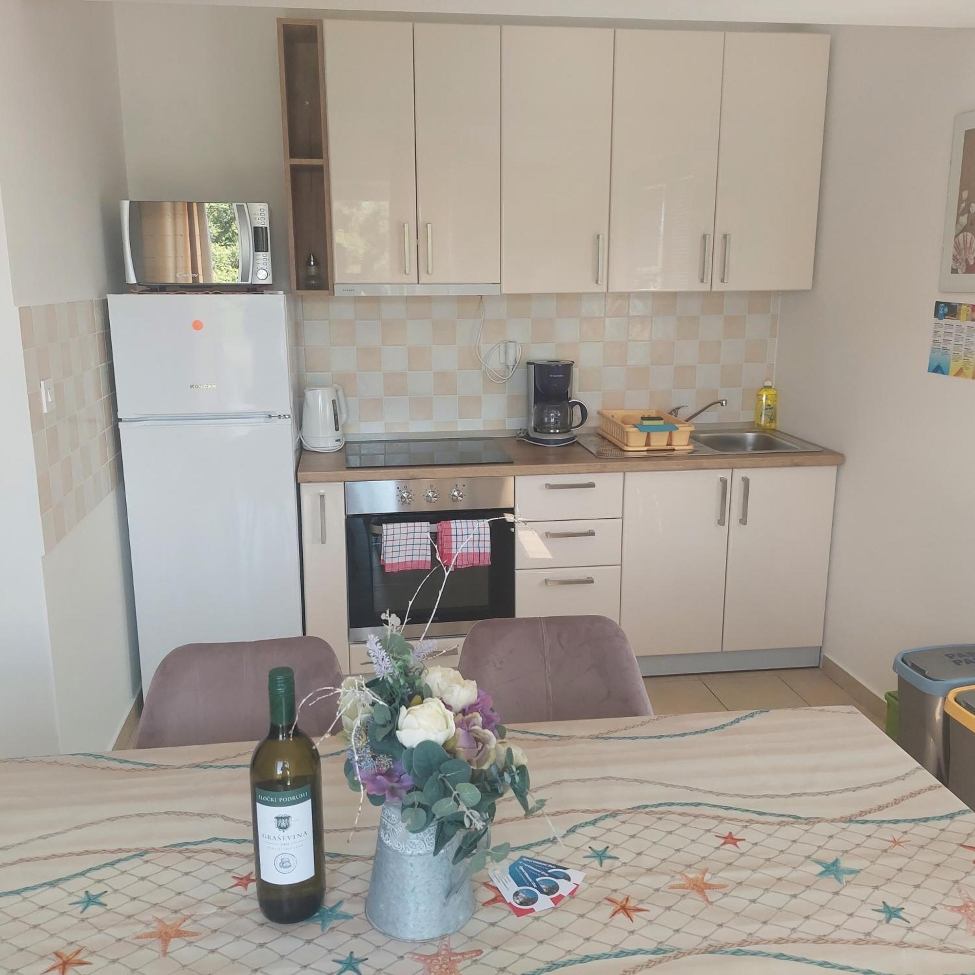 Apartmani Zec ชิโล ภายนอก รูปภาพ