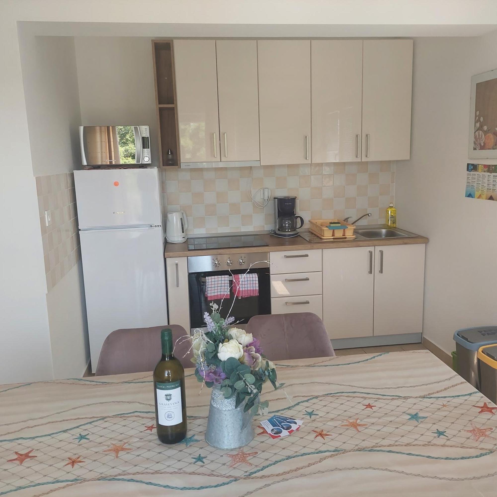 Apartmani Zec ชิโล ภายนอก รูปภาพ